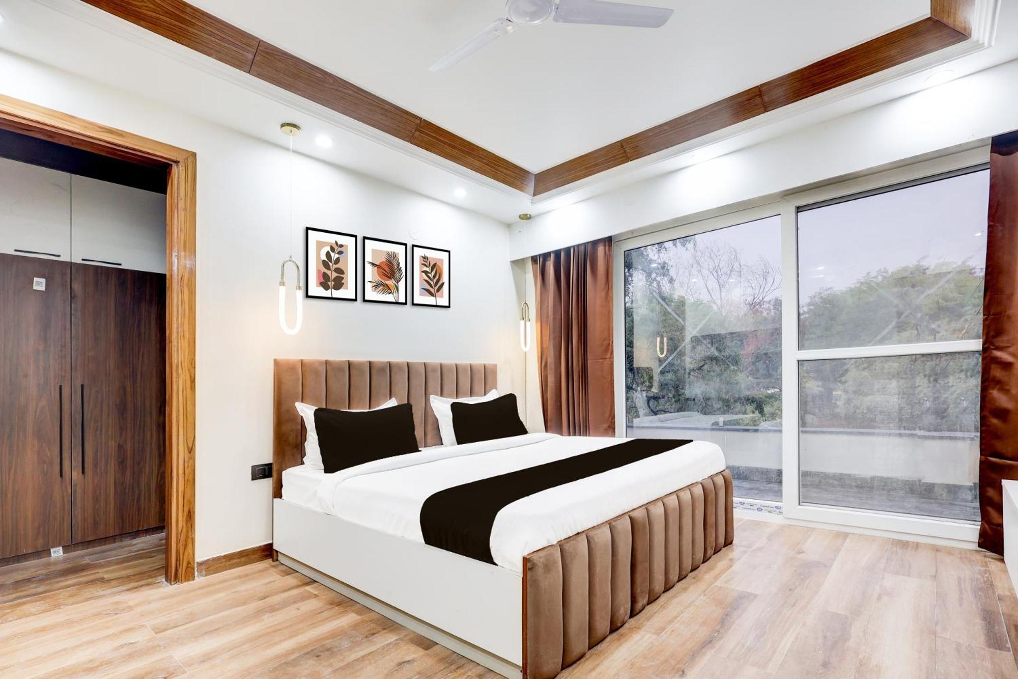 Super Hotel O Sector 43 Гургаон Экстерьер фото